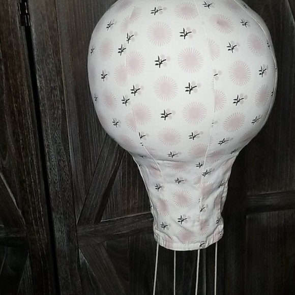 NWT lil' PYAR-Fabric Hot air balloon mobile-pink/cream floral pattern - Picture 4 of 6